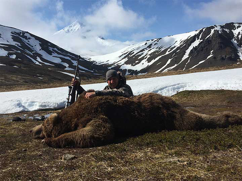 Alaskan Coastal Brown Bear with a Deluxe Yacht Option