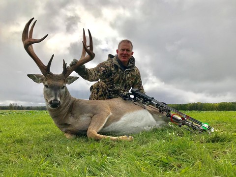 Alberta Trophy Whitetail Hunt